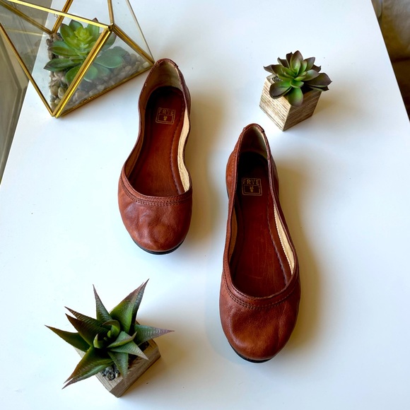 Frye flats - Picture 1 of 15